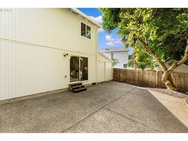 14325 Sw FANNO CREEK Loop, Portland, OR 97224