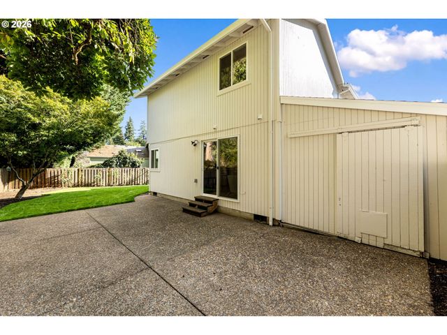 14325 Sw FANNO CREEK Loop, Portland, OR 97224
