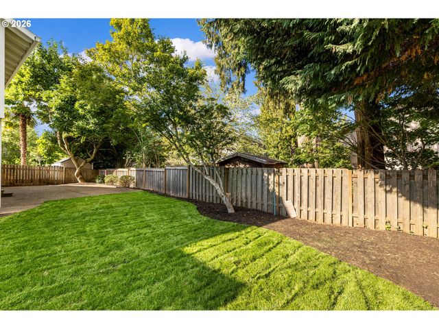 14325 Sw FANNO CREEK Loop, Portland, OR 97224