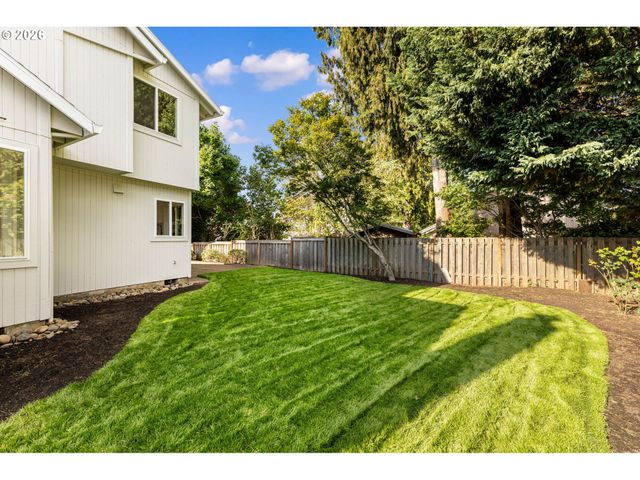 14325 Sw FANNO CREEK Loop, Portland, OR 97224