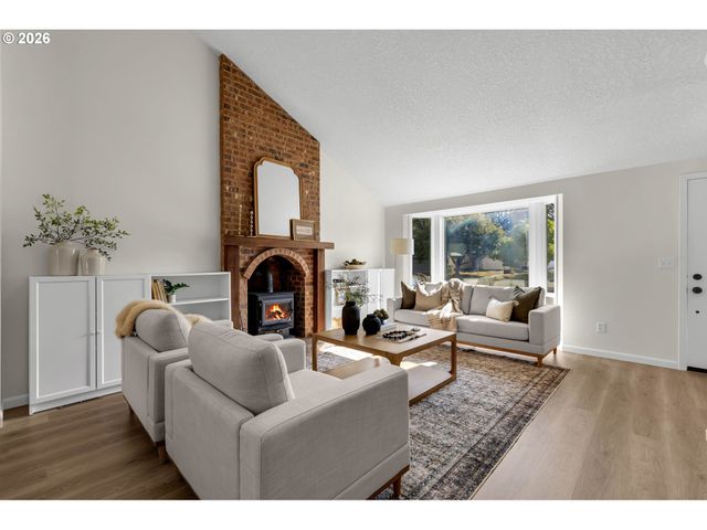 14325 Sw FANNO CREEK Loop, Portland, OR 97224