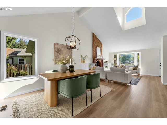 14325 Sw FANNO CREEK Loop, Portland, OR 97224