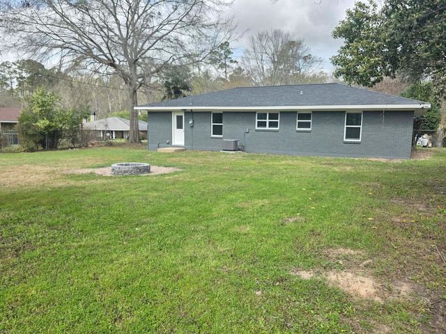 120 Frank Drive, Logansport, LA 71049