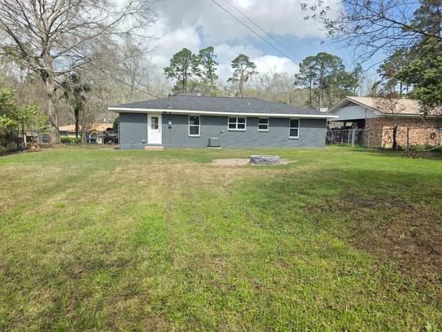 120 Frank Drive, Logansport, LA 71049