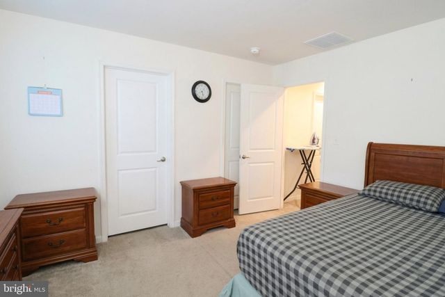 225 W GENERAL GREY CT, Newark, DE 19702