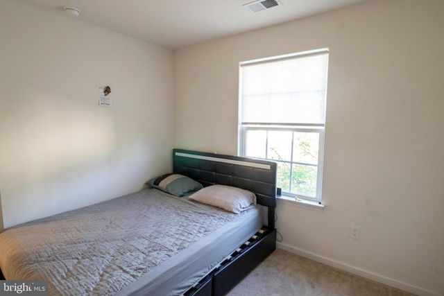 225 W GENERAL GREY CT, Newark, DE 19702