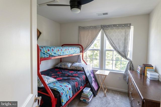 225 W GENERAL GREY CT, Newark, DE 19702