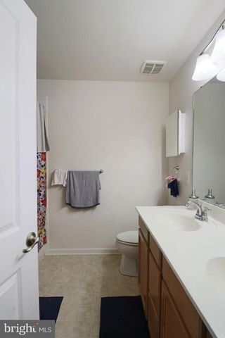 225 W GENERAL GREY CT, Newark, DE 19702