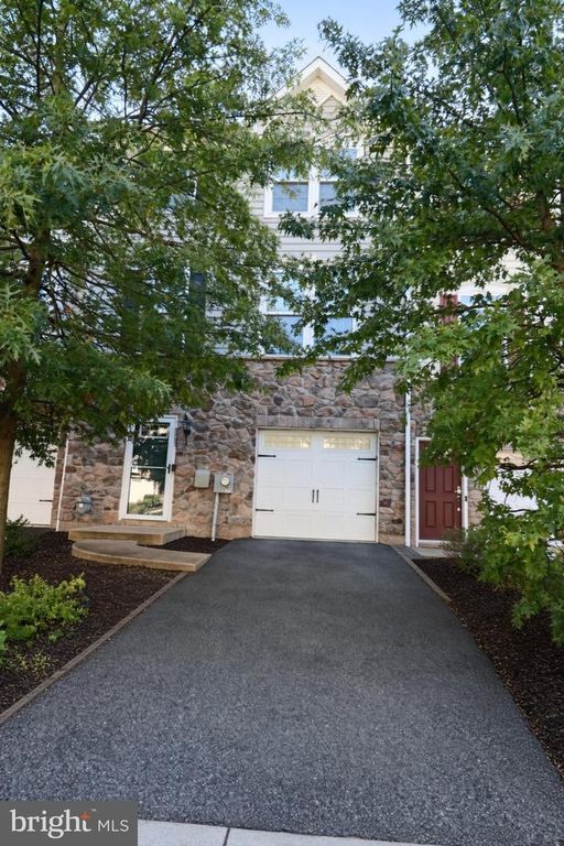 225 W GENERAL GREY CT, Newark, DE 19702