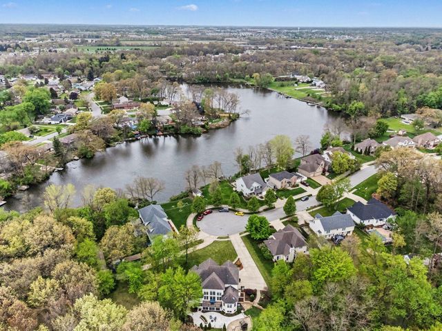 6824 Lakeshore Drive, Portage, IN 46368