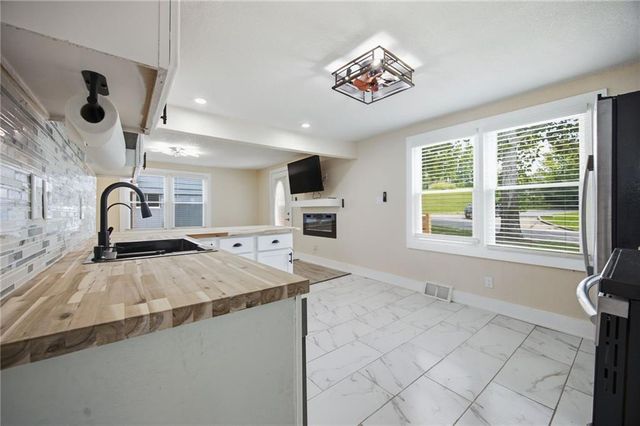 4404 Jackson Avenue, Kansas City, MO 64130