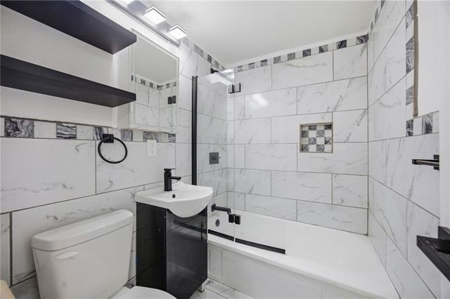 4404 Jackson Avenue, Kansas City, MO 64130