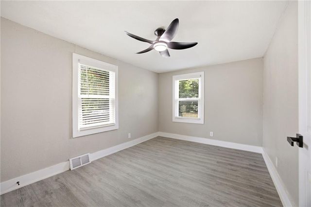 4404 Jackson Avenue, Kansas City, MO 64130