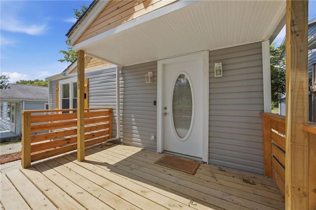 4404 Jackson Avenue, Kansas City, MO 64130