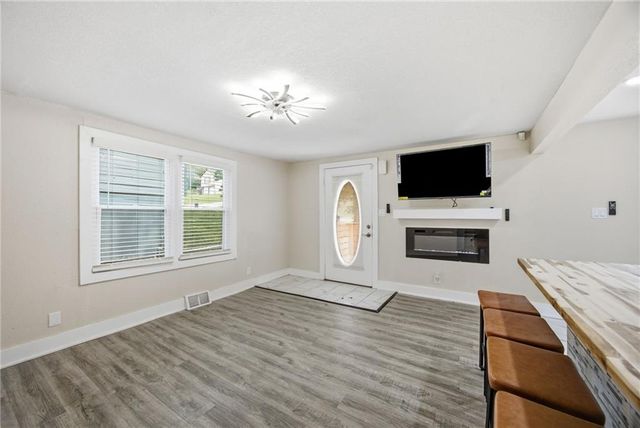 4404 Jackson Avenue, Kansas City, MO 64130