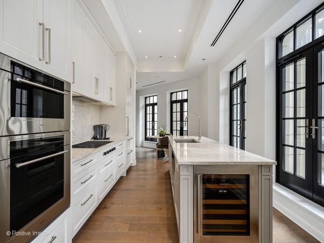 435 N Michigan Avenue 2601, Chicago, IL 60611