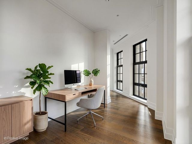435 N Michigan Avenue 2601, Chicago, IL 60611