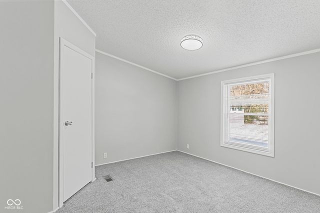 242 Blunt Avenue, Austin, IN 47102