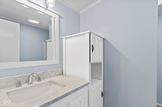 242 Blunt Avenue, Austin, IN 47102