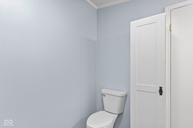 242 Blunt Avenue, Austin, IN 47102