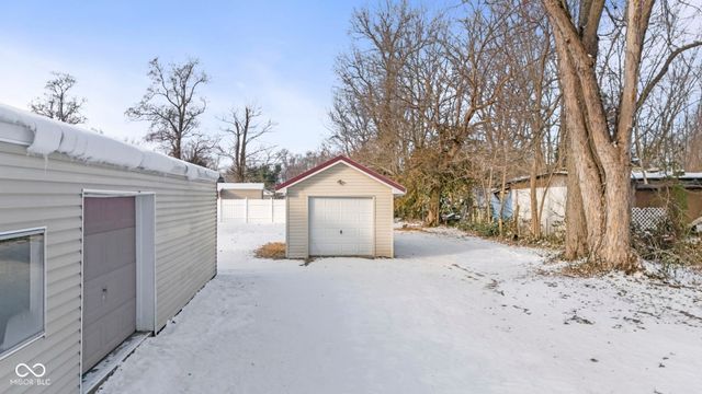242 Blunt Avenue, Austin, IN 47102