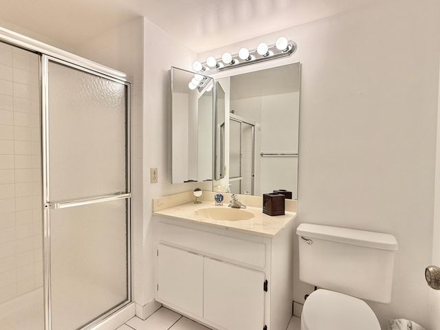 31 STRATFORD Lane W D, Boynton Beach, FL 33436