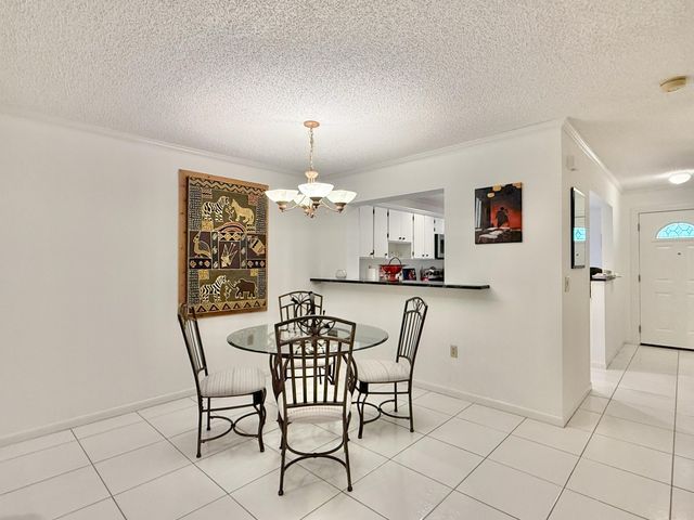 31 STRATFORD Lane W D, Boynton Beach, FL 33436