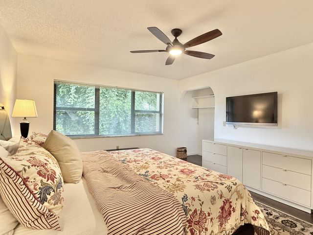 31 STRATFORD Lane W D, Boynton Beach, FL 33436