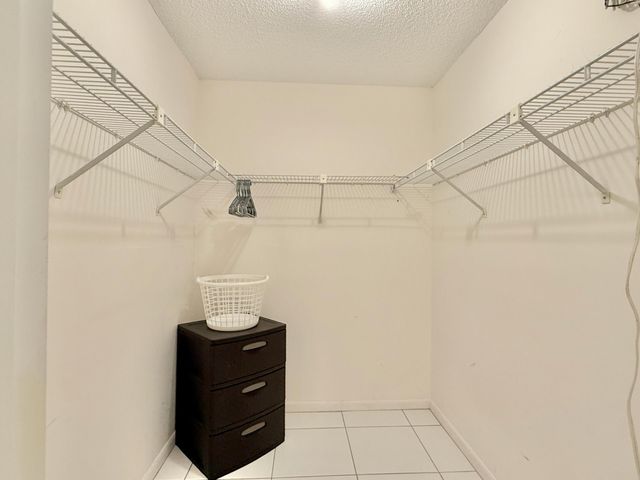 31 STRATFORD Lane W D, Boynton Beach, FL 33436