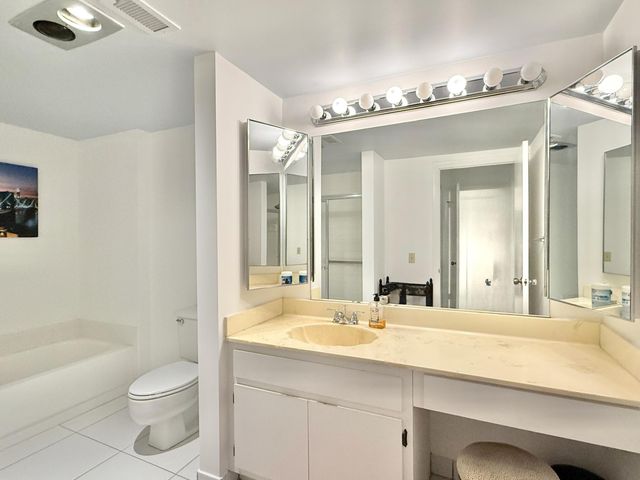 31 STRATFORD Lane W D, Boynton Beach, FL 33436