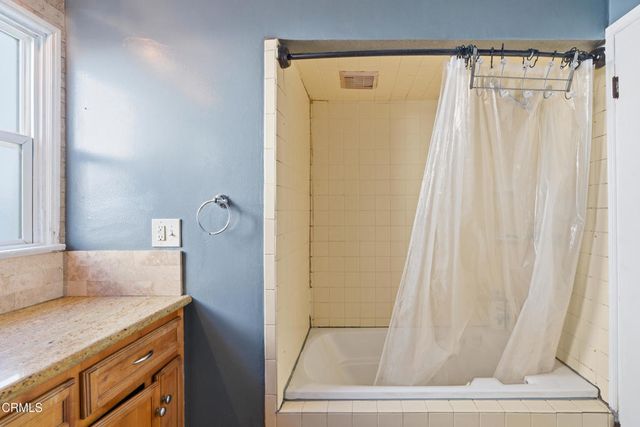 255 Douglas Avenue, Oxnard, CA 93030