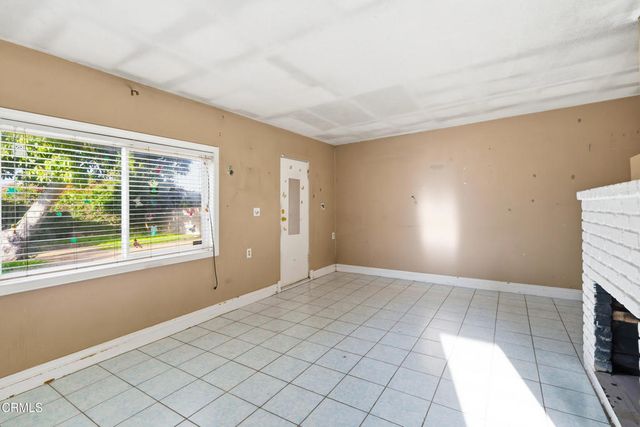 255 Douglas Avenue, Oxnard, CA 93030