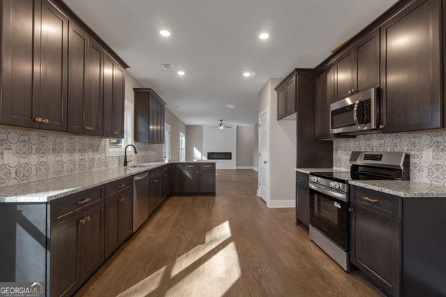 125 Seymour Place, Fayetteville, GA 30214