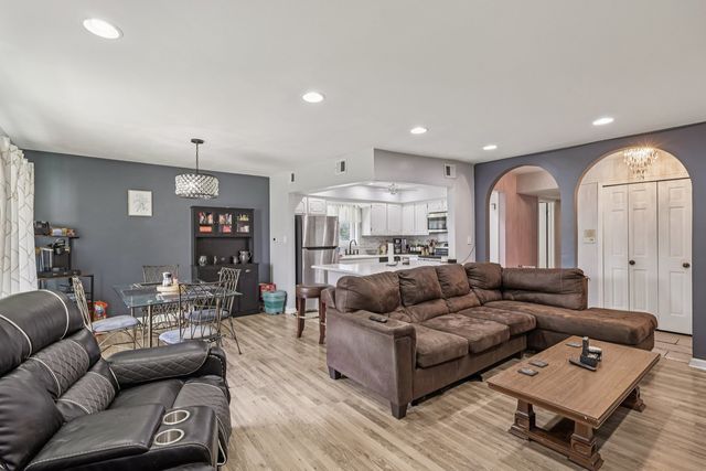 4108 W 99th Street C, Oak Lawn, IL 60453