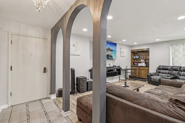 4108 W 99th Street C, Oak Lawn, IL 60453