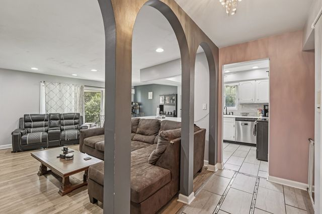 4108 W 99th Street C, Oak Lawn, IL 60453