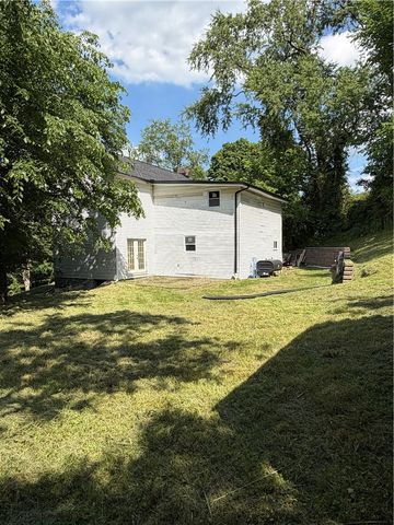 55 Pumpkin Center Rd, Union Twp, PA 15332