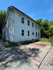 55 Pumpkin Center Rd, Union Twp, PA 15332