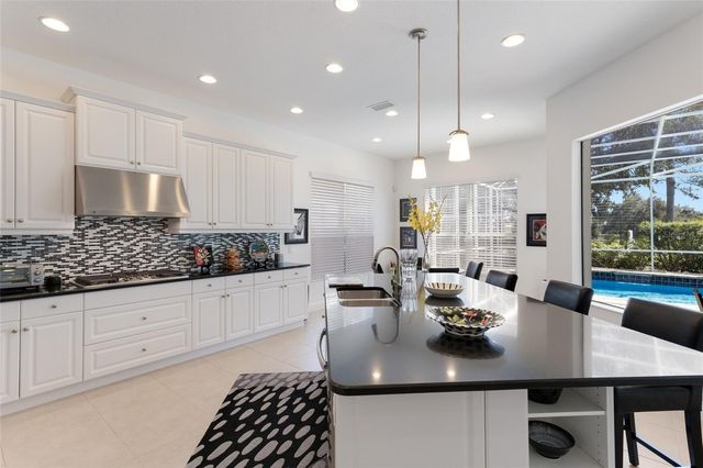 6748 CURZON TERRACE, University Park, FL 34201