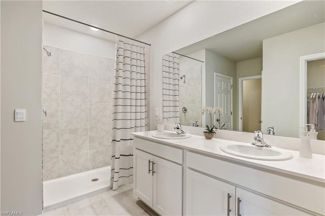 2709 34TH ST SW, Lehigh Acres, FL 33972