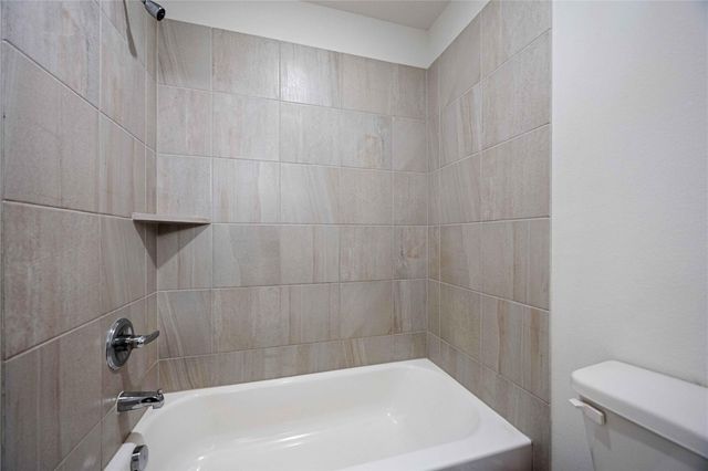 8803 Autumn Pine Drive, Missouri City, TX 77459