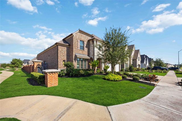 8803 Autumn Pine Drive, Missouri City, TX 77459