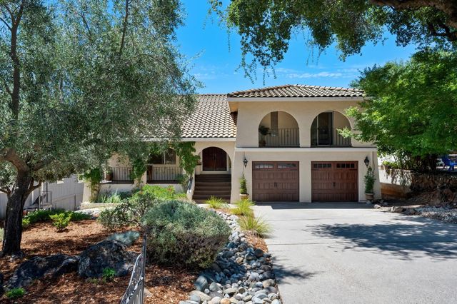 23100 Sunset Ridge Dr, Auburn, CA 95602
