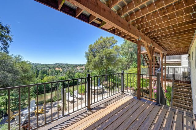 23100 Sunset Ridge Dr, Auburn, CA 95602