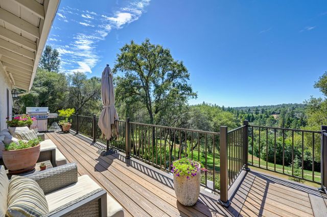 23100 Sunset Ridge Dr, Auburn, CA 95602