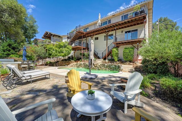 23100 Sunset Ridge Dr, Auburn, CA 95602