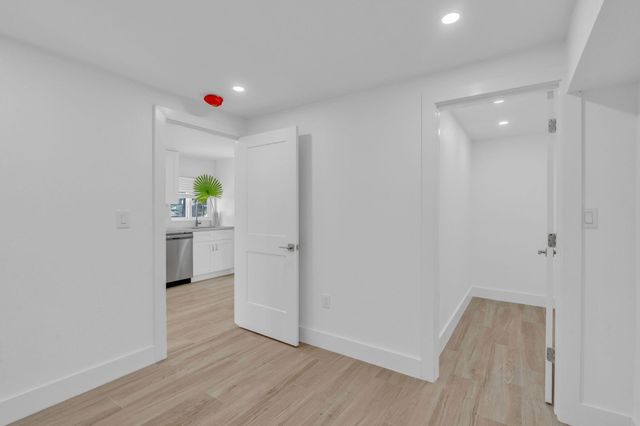 15 Seaside Avenue, Key Largo, FL 33037