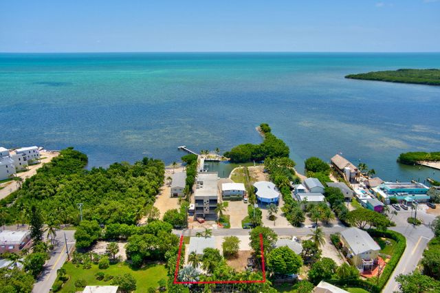 15 Seaside Avenue, Key Largo, FL 33037