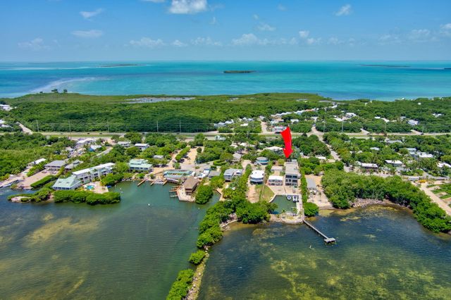 15 Seaside Avenue, Key Largo, FL 33037