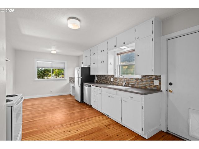 7103 Se RHONE St, Portland, OR 97206